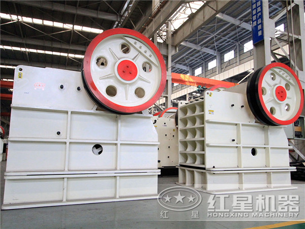 紅星顎式破碎機(jī)車(chē)間